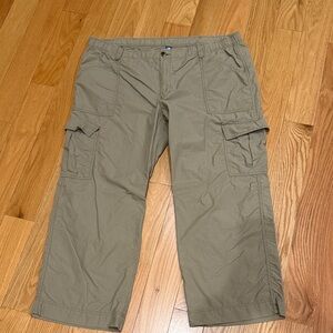Old Navy Women’s Khaki Cargo Pants